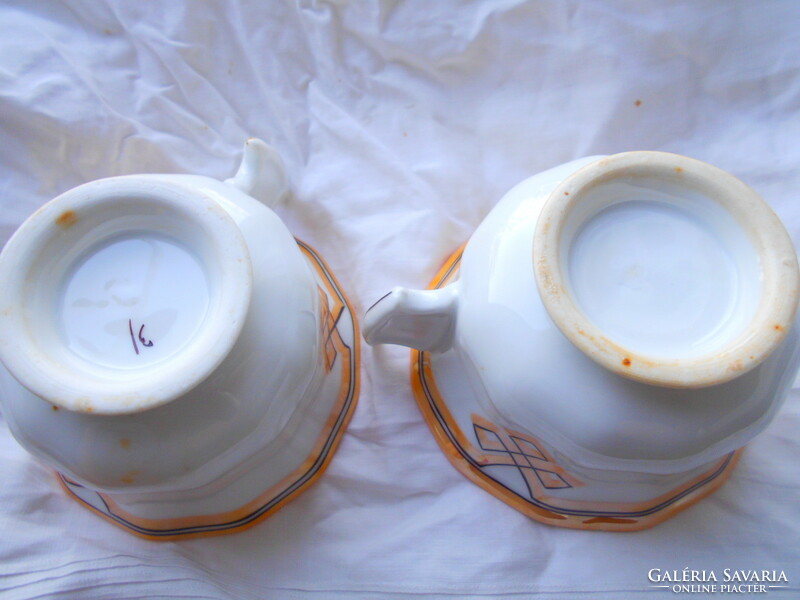 Elbogen porcelán csésze-szép , kímélt darabok- különleges fülkialakítás