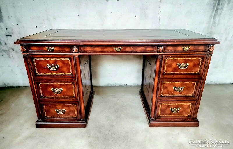 A685 exclusive English chesterfield leather-covered desk