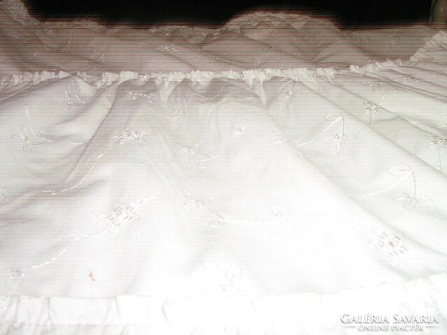 Beautiful women's vintage ruffled snow-white madeira lined skirt