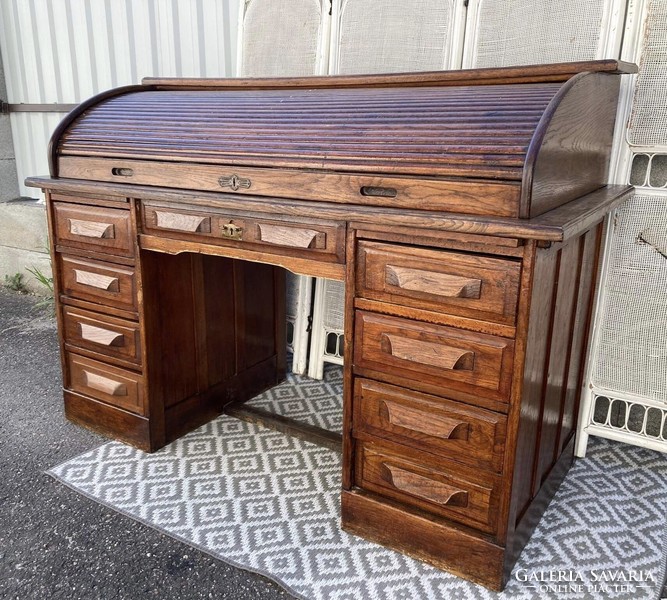 Lingel type desk with shutters