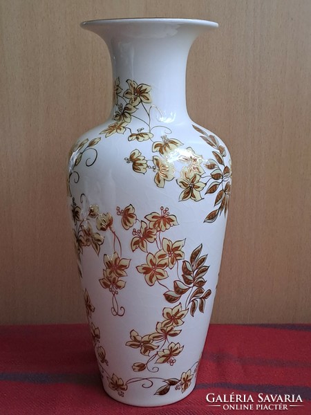 27 cm.! Zsolnay, kézzel festett virágmintás váza gazdag aranyozással