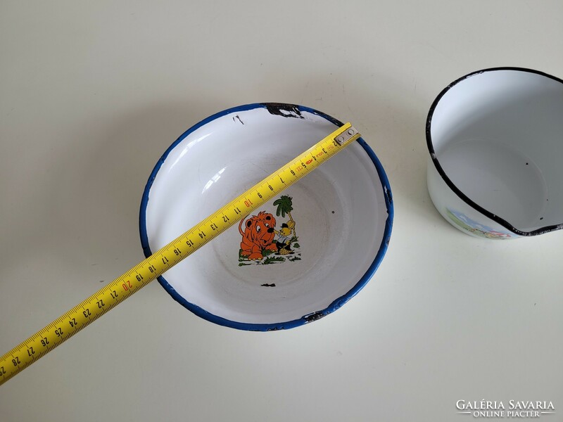 Old enamel lion children's plate and milk kettle spout