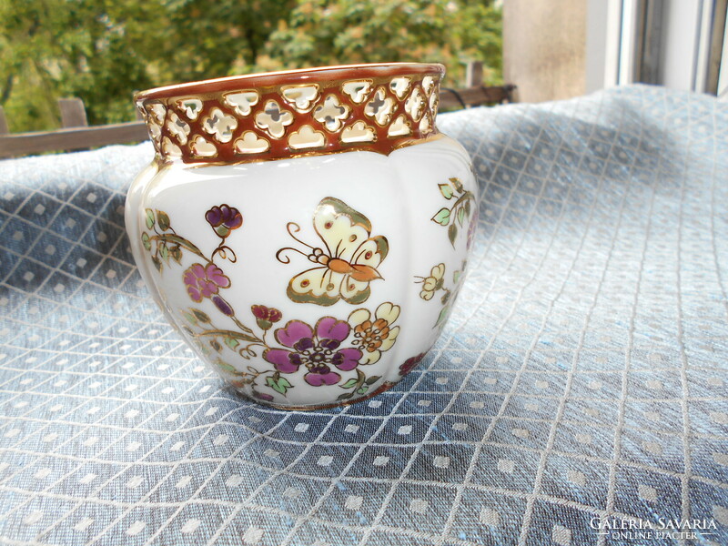 Zsolnay porcelain bowl. With an openwork border