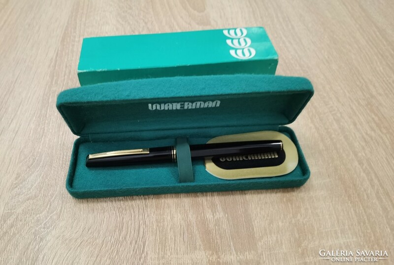 Waterman gold-tipped retro pen in a gift box