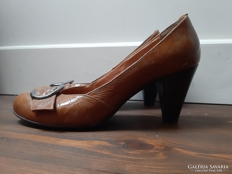 Beautiful honey brown vintage women's shoes with large buckles, size 36