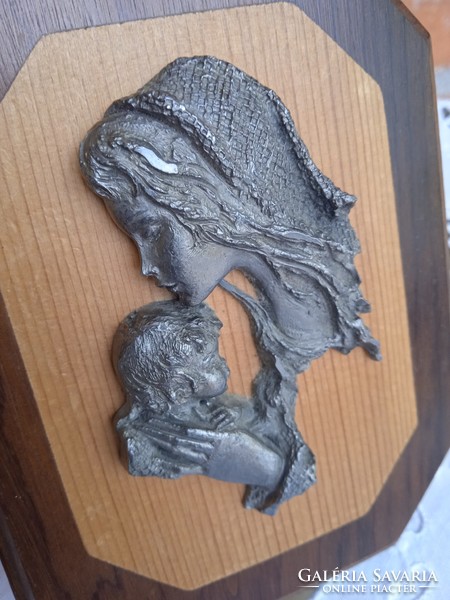 Mary with baby Jesus on a wooden sheet, pewter picture