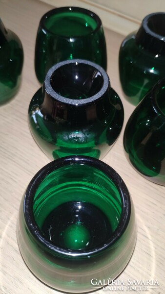 Meseszép sötét smaragd zöld poharak