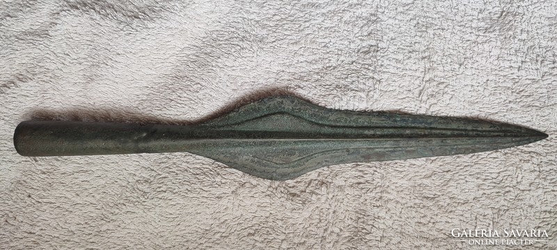 A long spearhead