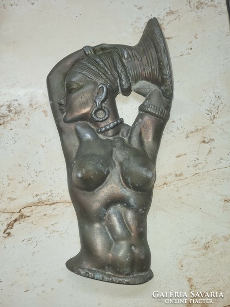 Retro korszak, afrikai akt szépsége, bronzírozott alumínium öntvény