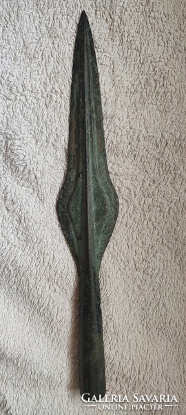 A long spearhead