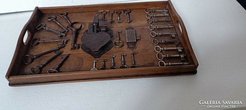 Antique key padlock composition decoration