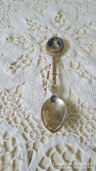 Elizabeth II's coronation silver-plated commemorative spoon decorated with roses