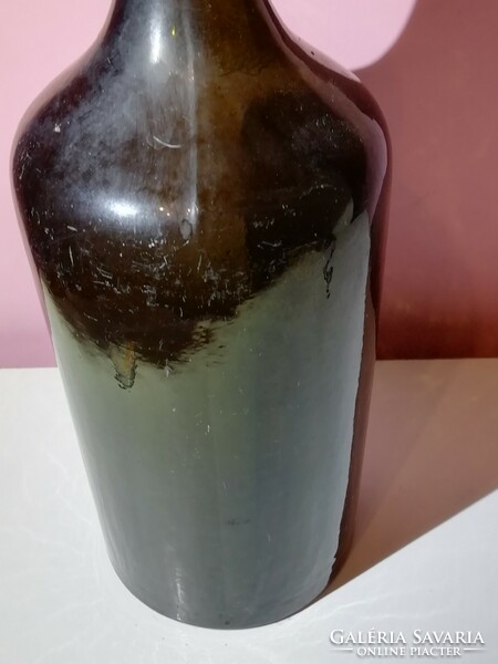 Régi sötét zöld boros üveg palack