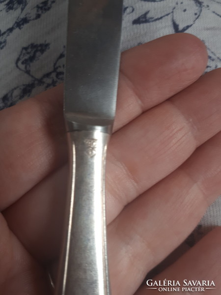 Ezüstözött (vaj, kenő) kés