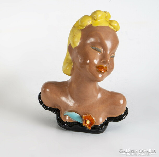 Hops pottery - female bust