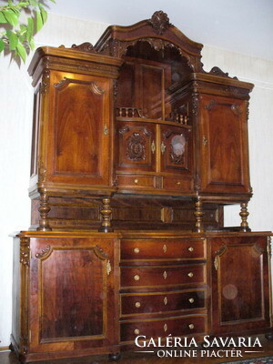 Viennese baroque sideboard, large room, clean condition