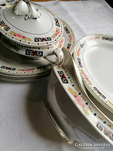 Parts of English porcelain tableware