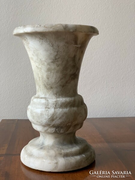 Alabástrom váza