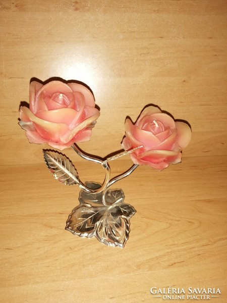 Rózsa formájú gyertya, gyertyatartóval 17 cm magas