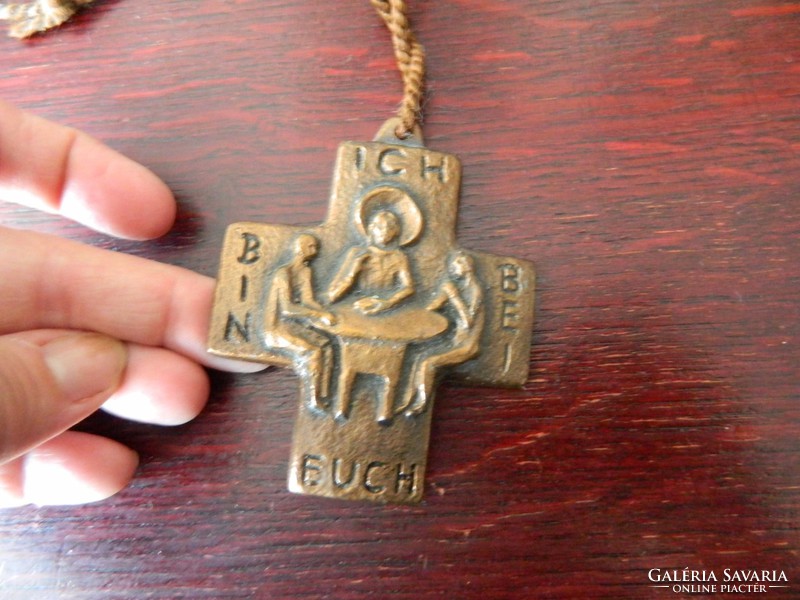 A stout bronze cross ich bin bei euch - h. Designed by Berg camper