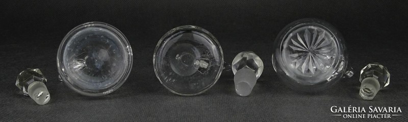 1N107 Régi kisméretű ecetes és olajos kristály kínáló kiöntő dugóval 3 darab
