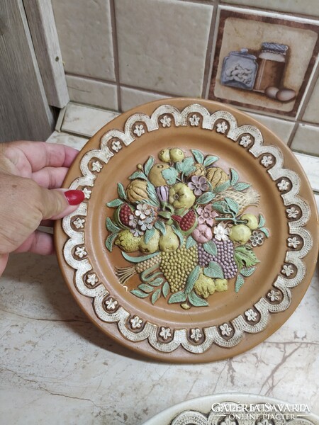 Beautiful ceramic plate, wall decoration 3 pieces for sale!