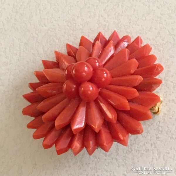 Art deco noble coral brooch