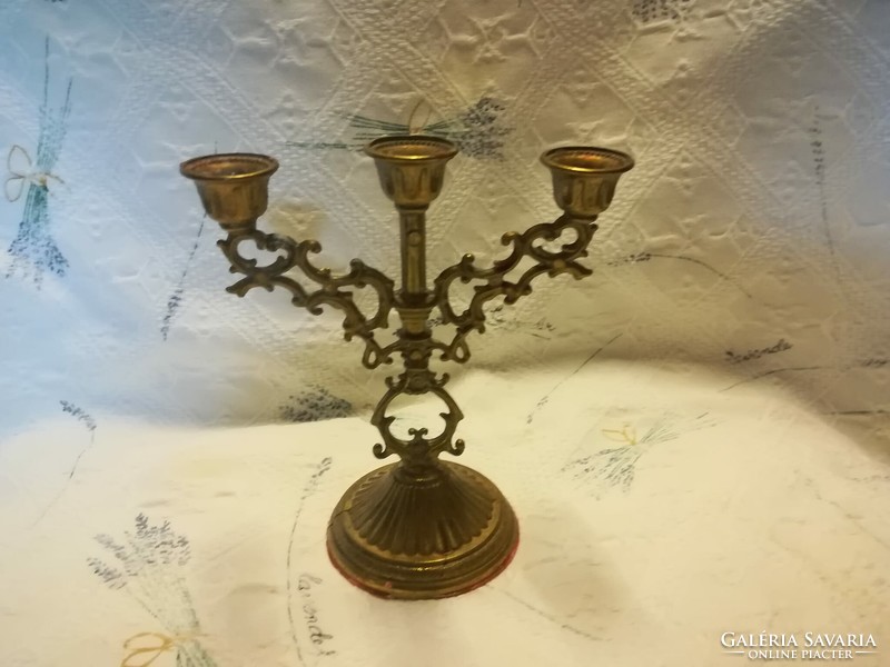 Metal candle holder