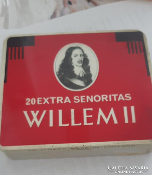 Willem ii extra senoritas Dutch metal cigar box for sale in good condition