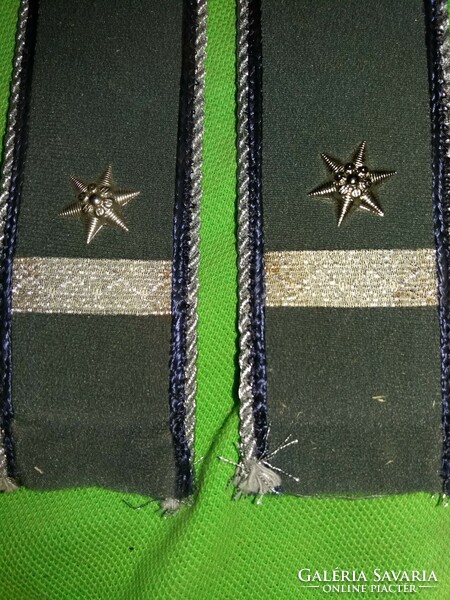 Old cooper era soldier/police officer shoulder pads in a pair, 16 cm as shown in the pictures