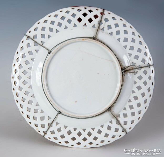 Porcelain plate with fruit decoration