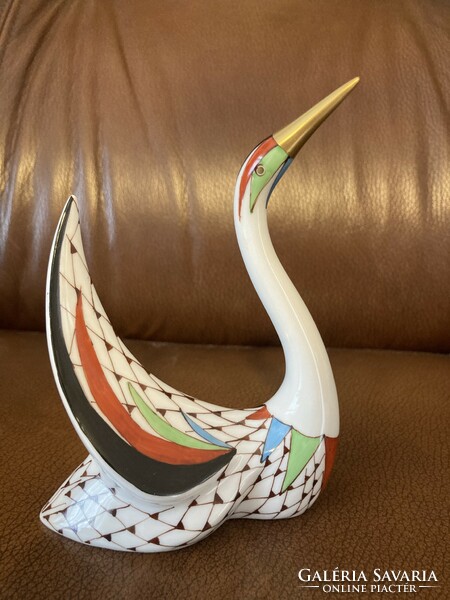 Raven Ház porcelain swan with garden pattern