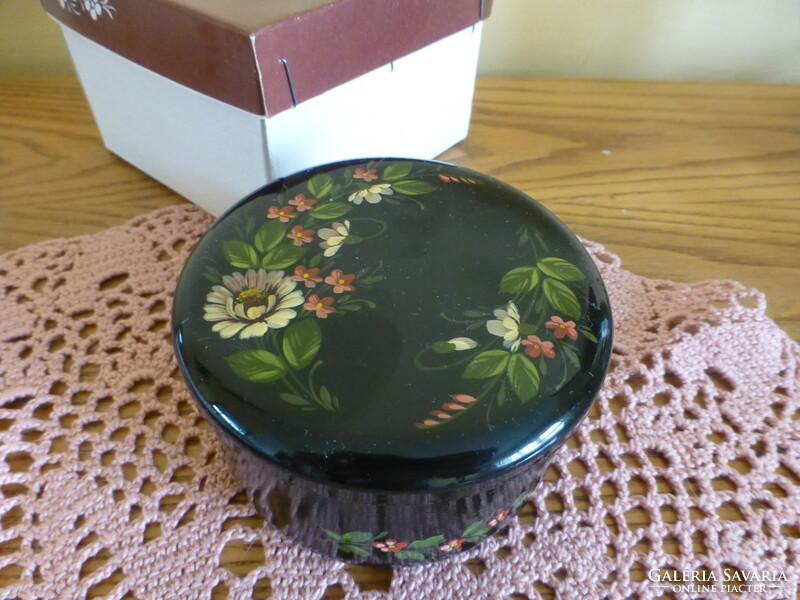 Hand-painted Russian metal gift box in its original packaging. Never been used!