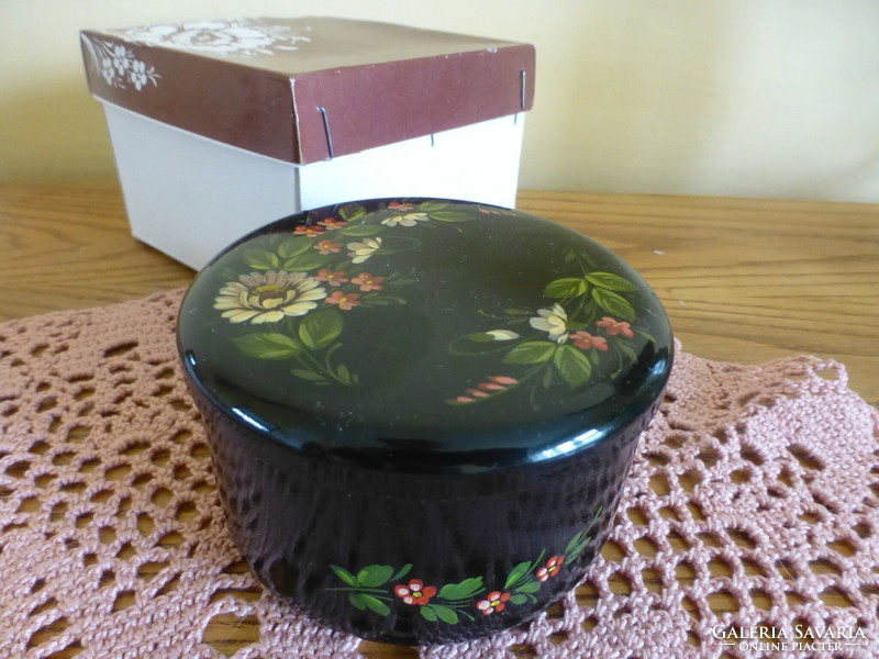 Hand-painted Russian metal gift box in its original packaging. Never been used!