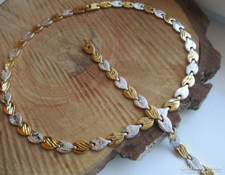 Stainless steel necklace and bracelet set