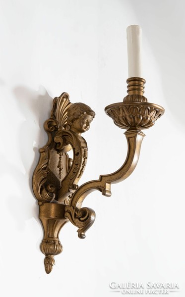 Baroque-style bronze wall arm in a pair with a plastic head