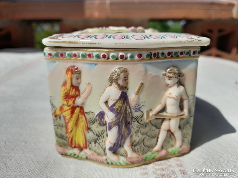 ANTIK CAPODIMONTE nápolyi porcelán ékszeres doboz
