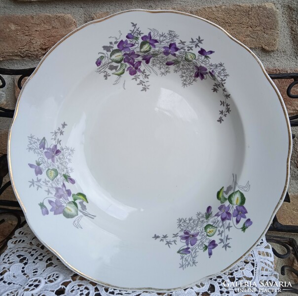 Violet plate