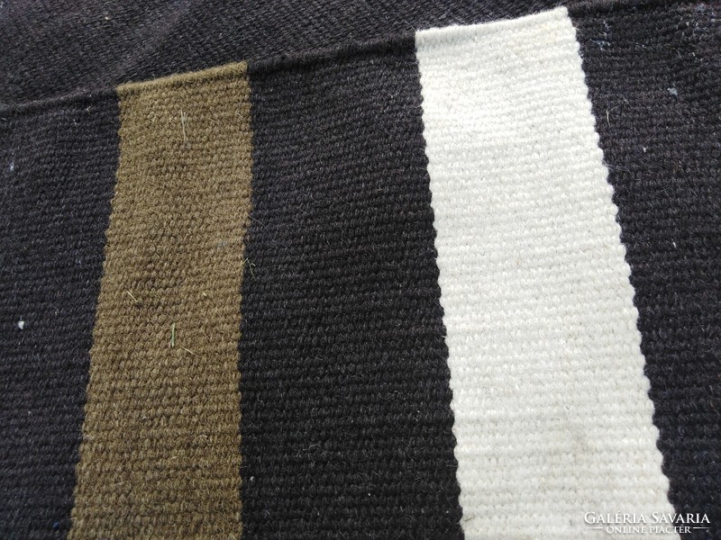 Minimalista gyapjú szőnyeg - bauhaus jelleggel / barna
