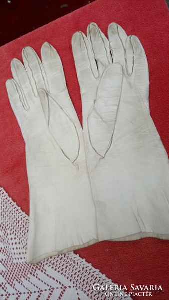 Antique art nouveau cream-colored deerskin long-handled gloves.