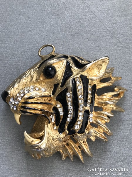 Tiger head pendant with swarovski crystals and black enamel decoration, 5.5 x 5.5 cm