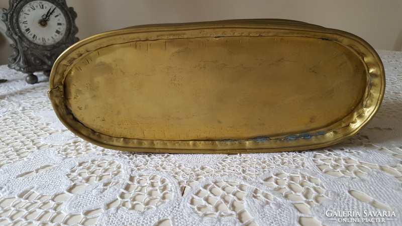 Brass oval caspo 25cm.