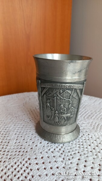 Old pewter 11 cm scene glass - with the inscription anno 1765,1870,1910 - period portraits - with beautiful embossing