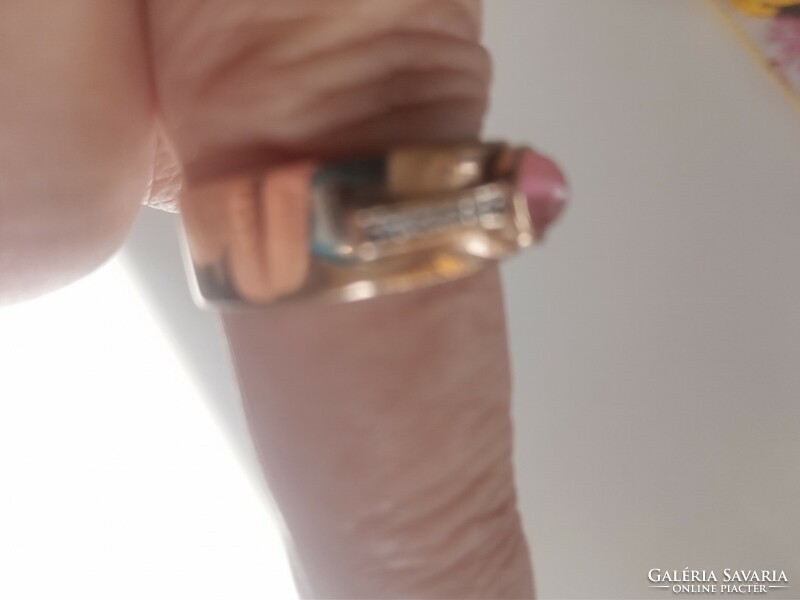 Női14k arany gyűrű  ,rózsakvarc kővel  nagyon szép állapotban.Mérete 62