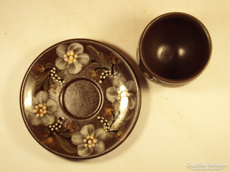 Régi Retro jelzett festett mázas kerámia csésze kis tányér - népi népművészeti virág