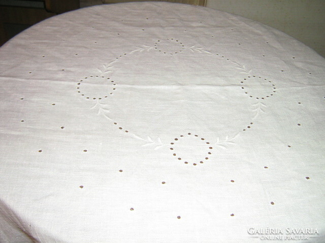 Beautiful madeira embroidered special snow-white woven linen tablecloth