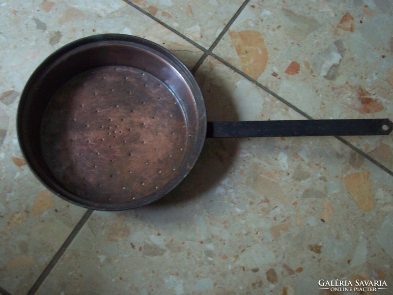 Copper strainer with handle