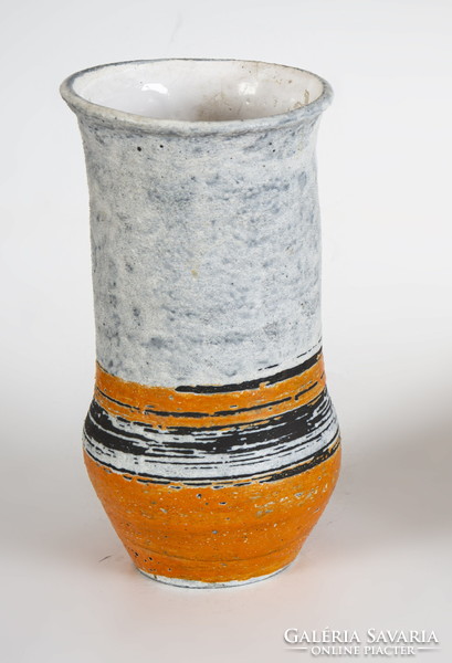 Gorka Lívia texturált váza (G06)