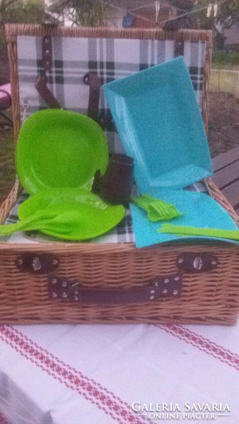 Picnic basket picnic suitcase chest