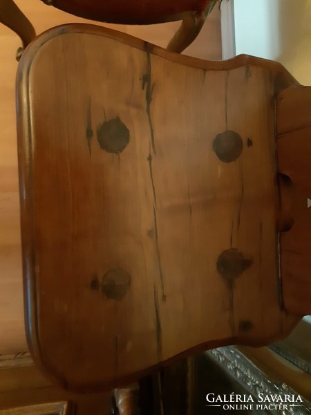 Népi szék, faragott háttámlával, XX. század első fele